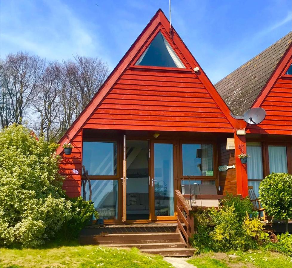 Clifftop Chalet With Pool Deal Eksteriør billede